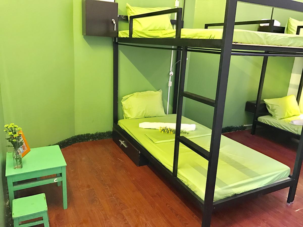 4 Seasons Hostel *